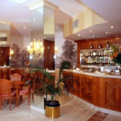 מלון Zanhotel Regina 3*