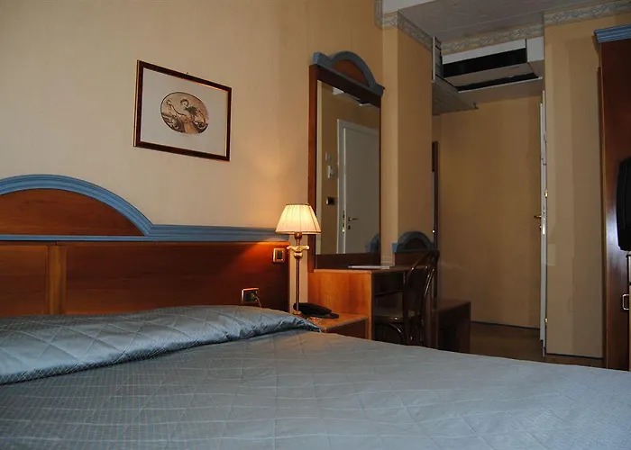 מלון Zanhotel Regina 3*